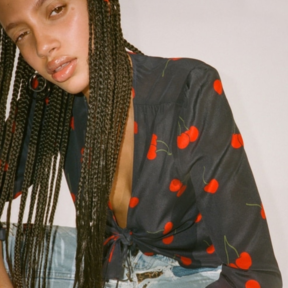 Realisation Par The Bianca in Wild Cherry